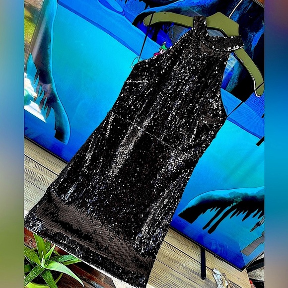 🤩LU LU’S  sequin Body control Backless sparkling mini dress excellent condition - Picture 7 of 7